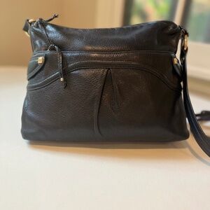 Stone Mountain Black Leather Double Zip Shoulder Bag